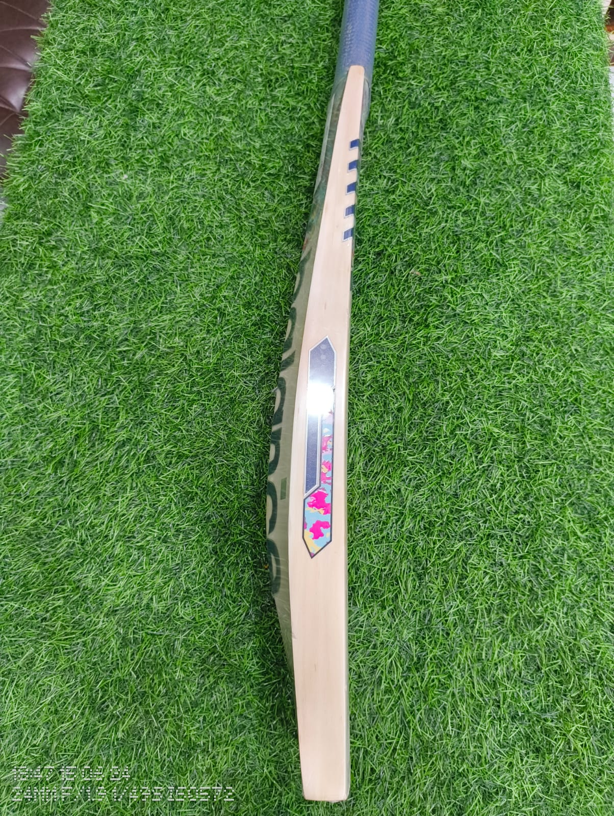 NB IND650 EW Cricket Bat_679049e994b91.jpeg